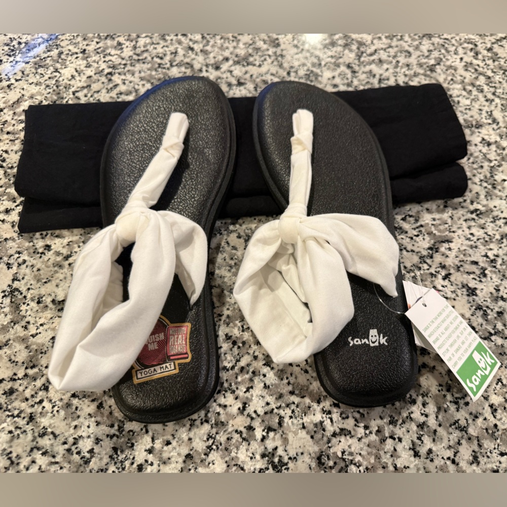 Sanuk Black and White Women's Sandals